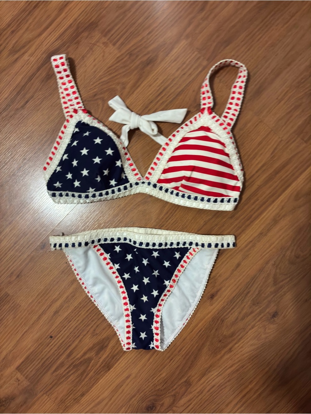 NWOT-Ingear Red White and Blue Stars & Stripes Crochet Trim Bikini